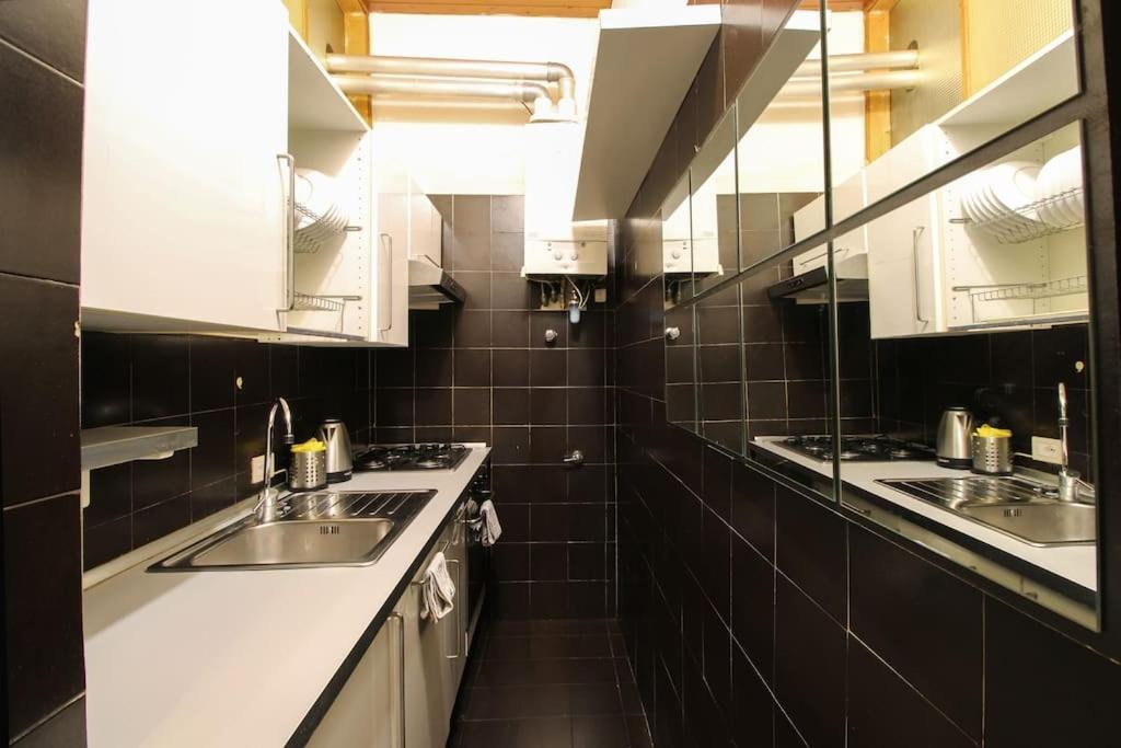 Lovely 2 Bedroom Apartment-6 Pax By Yourhost Róma Kültér fotó